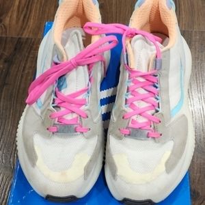 Girls size 51/2 ADIDAS sneakers.
